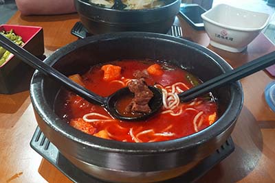 ?加盟云南過橋米線哪個(gè)靠譜 十秒到有過人之處