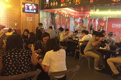 高溫也阻擋不了的人氣！十秒到還原特色的云南味道！