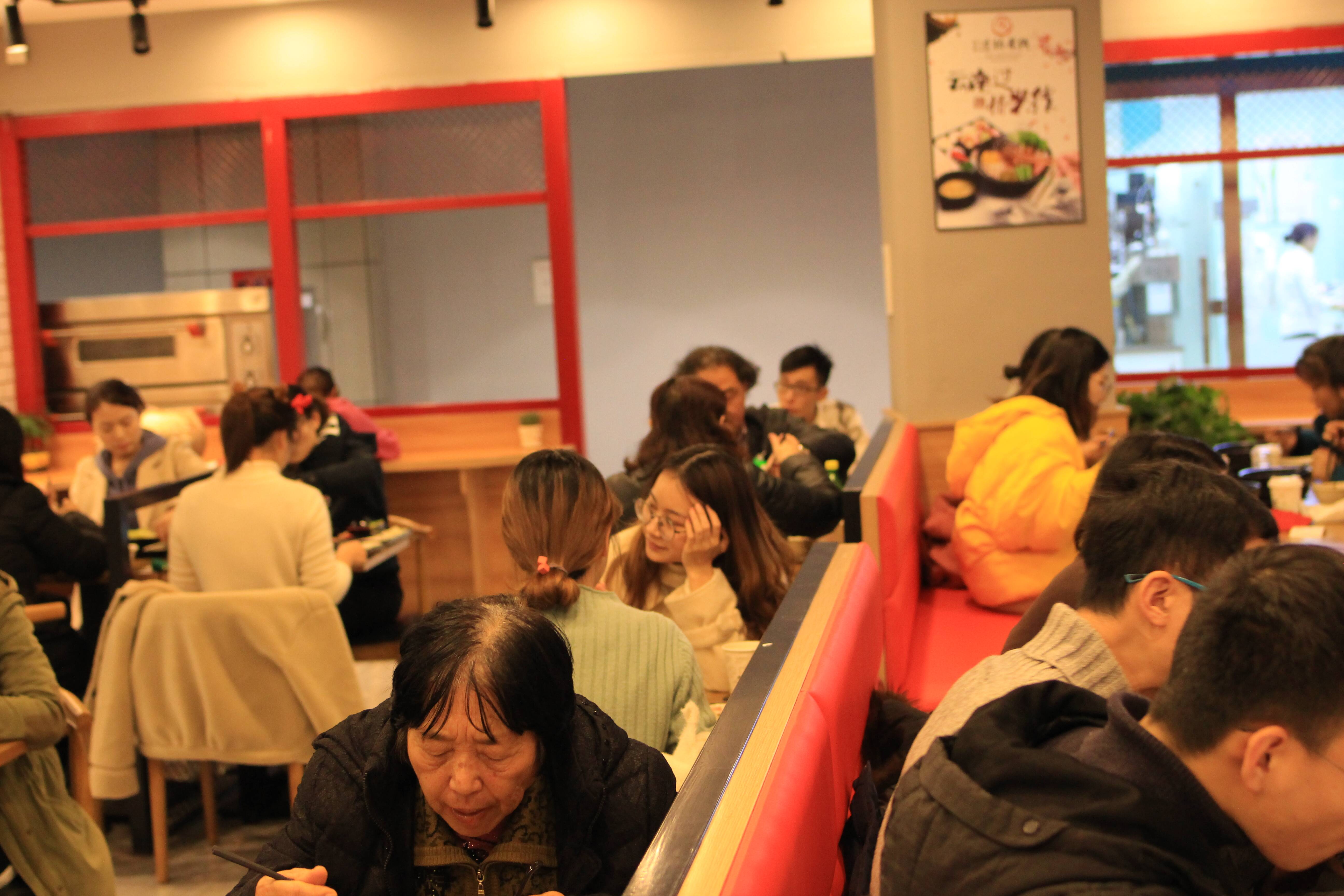 好品牌圓十秒到過橋米線讓你創(chuàng)業(yè)更輕松