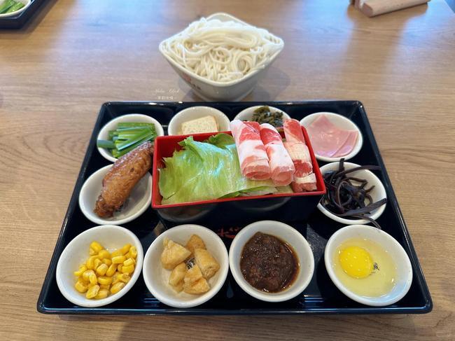 加盟十秒到云南過(guò)橋米線創(chuàng)業(yè)發(fā)展前景好不好？